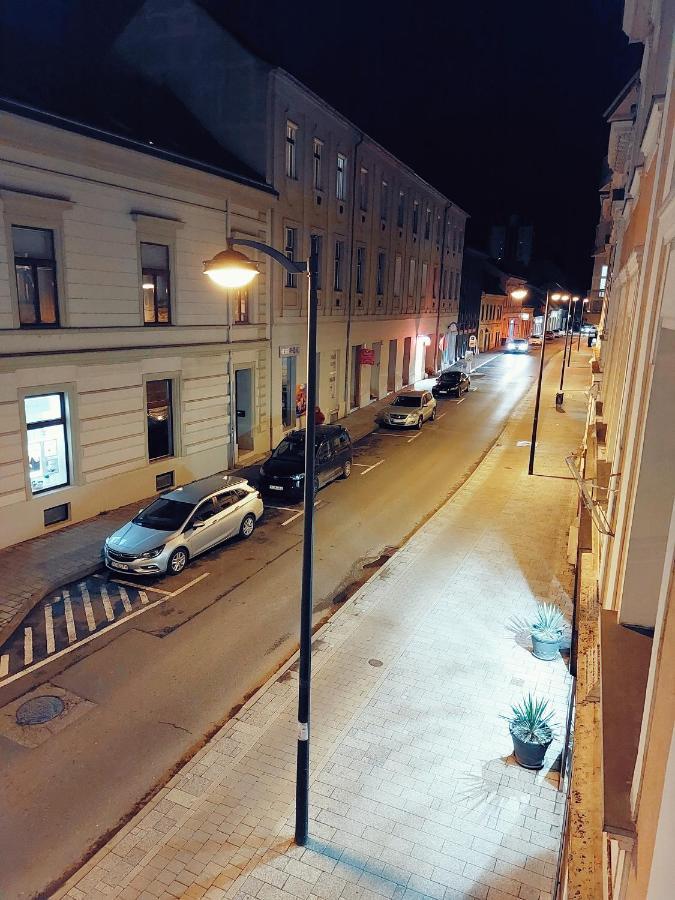 Square 16 Apartman - Absolutely Central Location With Self Check In Szombathely Eksteriør billede