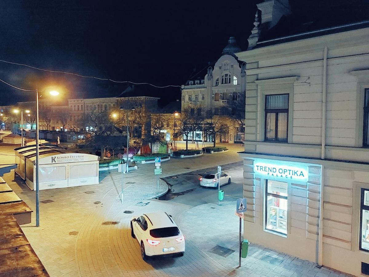 Square 16 Apartman - Absolutely Central Location With Self Check In Szombathely Eksteriør billede